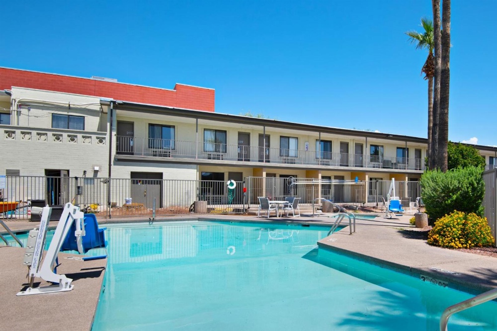 Red Roof Inn Tucson Downtown- University Main image