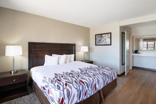 Red Roof Inn Tucson Downtown- University image 7